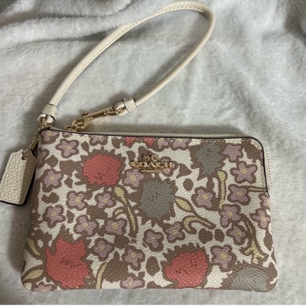 Coach Rare Yankee Floral Small Wristlet